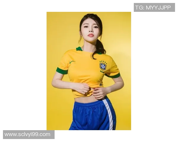 与足球明星合影的女孩性格特点揭示,她们展现的独特魅力与自信心态 与足球明星合影的女孩性格特点揭示,她们展现的独特魅力与自信心态