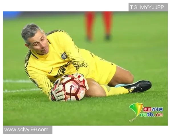 当传奇谢幕足球巨星深情告别昔日战场引无数球迷泪目 当传奇谢幕足球巨星深情告别昔日战场引无数球迷泪目