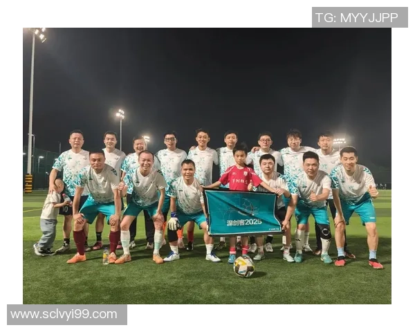 曾穿12号球衣的足球巨星盘点及其辉煌成就解析 曾穿12号球衣的足球巨星盘点及其辉煌成就解析